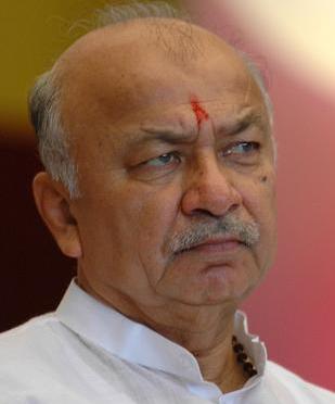 14 killed, 119 injured in Hyderabad blasts: Shinde 