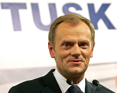 Tusk talks of intervention as Polish currency drops