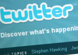 Twitter adds “Share this tweet via email” feature to its website interface