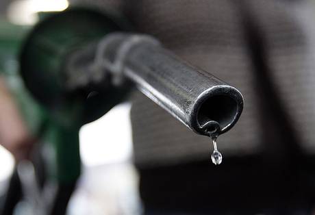 UK petrol prices fall to lowest level in four months