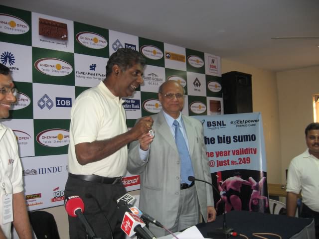 Amritraj clarifies on consultancy fee issue 