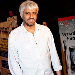 I'm single and still complete: Vikram Bhatt