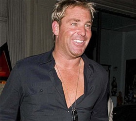 Warne slips back into his bad habits