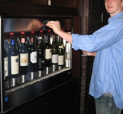 Wine-Vending-Machine