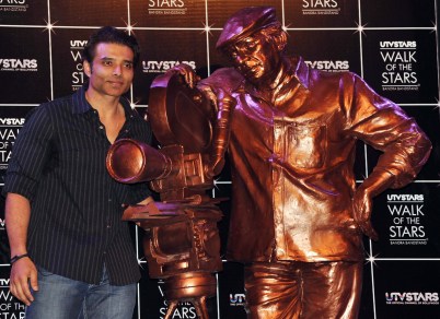 Yash-Chopra-Statue