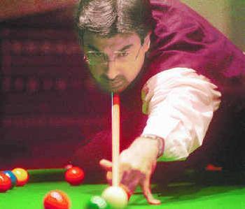 Yasin Merchant cruises into final