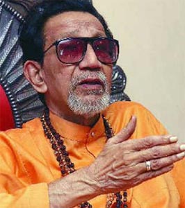 Bal Thackeray hospitalised
