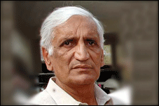 Minister survives attack that kills six in Pakistan's north west 