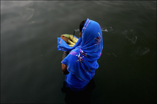 Rising water level in Ganga ahead of Chhat Puja alerts authorities