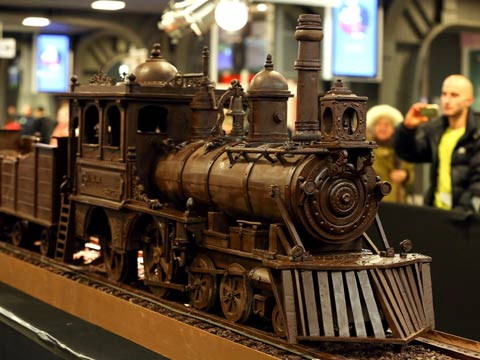 chocolate-train