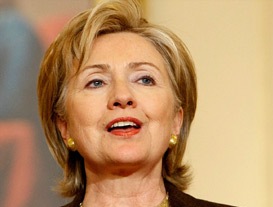 Clinton enacts benefits for gay couples 