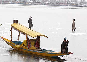 Authorities launch massive drive to conserve Dal Lake