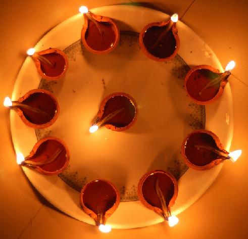 http://topnews.in/files/diwali-diyas.jpeg