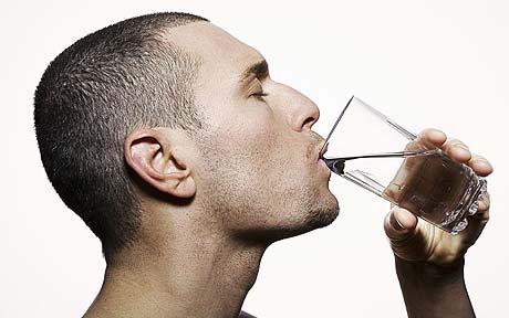 Medical Practitioner Disagrees With Recommended 8 Glasses of Water a Day