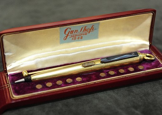gold-plated-pen