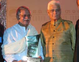 Gulzar Honoured With Akshaya Samman