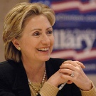 Clinton wraps up "tough love" Africa tour in Cape Verde 