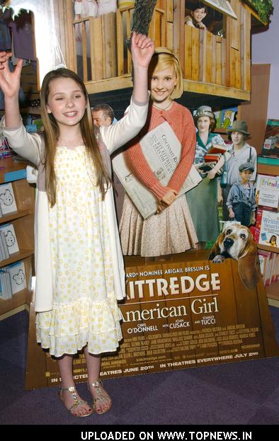 Abigail Breslin Makes Announcement Regrading Her Film "Kit Kittredge" While Meeting Her Fans Abigail Breslin Makes Announcement Regrading Her Film "Kit Kittredge" While Meeting Her Fans