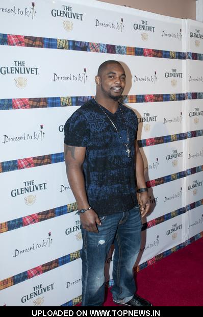 Ahmad Bradshaw at 9th Annual Dressed to Kilt Charity Fashion Show - Arrivals Ahmad Bradshaw at 9th Annual Dressed to Kilt Charity Fashion Show - Arrivals