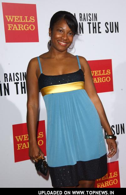 Angel Moore at "A Raisin In the Sun" Los Angeles Premiere - Arrivals Angel Moore at "A Raisin In the Sun" Los Angeles Premiere - Arrivals