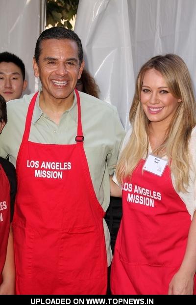Antonio Villaraigosa and Hilary Duff at Los Angeles Mission's 75th Anniversary Year End of Summer Block Party Antonio Villaraigosa and Hilary Duff at Los Angeles Mission's 75th Anniversary Year End of Summer Block Party