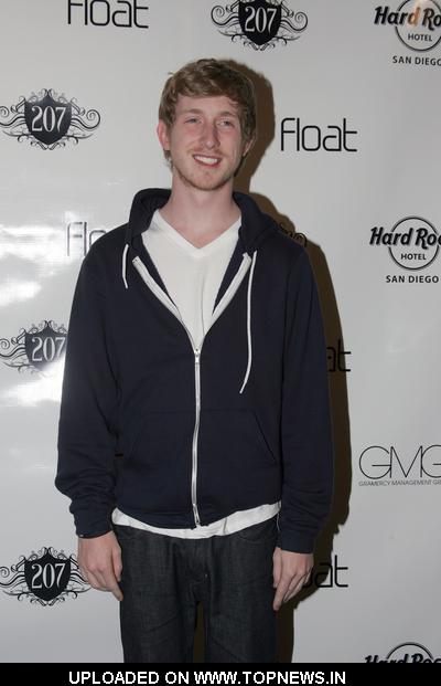 Asher Roth Pictures