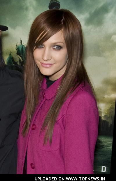 Ashlee Simpson at "Cloverfield" Los Angeles Premiere - Arrivals Ashlee Simpson at "Cloverfield" Los Angeles Premiere - Arrivals