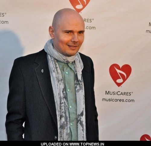 billy corgan guitar hero. Billy Corgan at 7th Annual