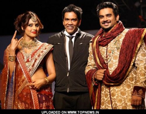 Bollywood actors Bipasha Basu and Madhavan during designer Rocky S show, at the Wills Lifestyle India Fashion week 2012 Bollywood actors Bipasha Basu and Madhavan during designer Rocky S show, at the Wills Lifestyle India Fashion week 2012
