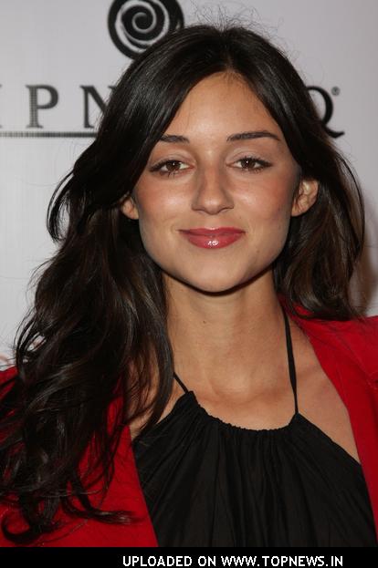Caroline D'Amore at "Keeping Up With The Kardashians" Season Two Launch - Arrivals Caroline D'Amore at "Keeping Up With The Kardashians" Season Two Launch - Arrivals
