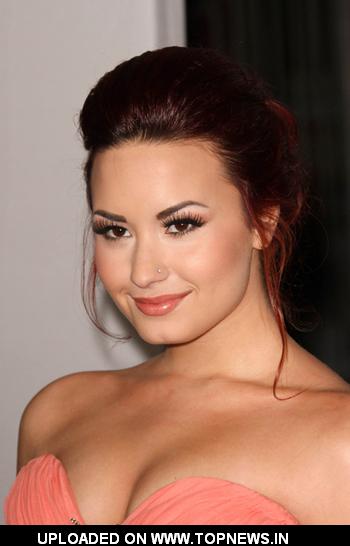 Demi Lovato at the People's Choice Awards 2012