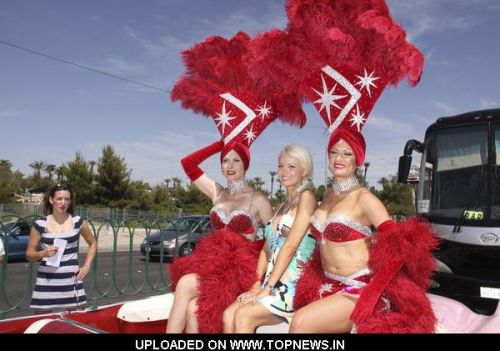 Holly Madison at Kicks Off "The World's Largest Pool Party" in Las Vegas on May 14, 2009 Holly Madison at Kicks Off "The World's Largest Pool Party" in Las Vegas on May 14, 2009