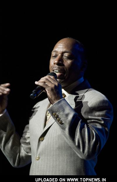Jeffrey Osborne in Concert "Can You Woo Woo woo?" Jeffrey Osborne in Concert "Can You Woo Woo woo?"