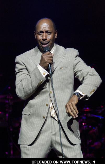 Jeffrey Osborne in Concert "Can You Woo Woo woo?" Jeffrey Osborne in Concert "Can You Woo Woo woo?"
