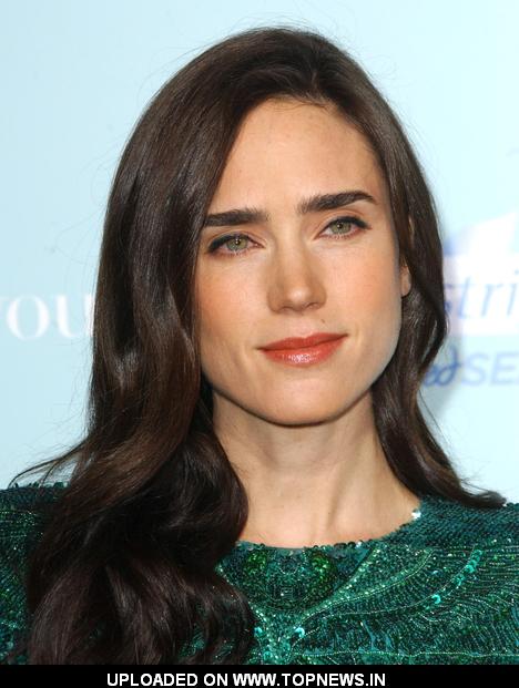 Jennifer Connelly at He's Just Not That Into You World Premiere Arrivals