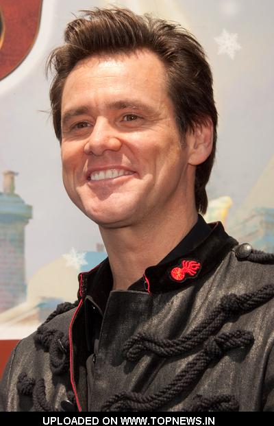 Jim Carrey at Launch of &quot;Disney&#39;s A Christmas Carol&quot; Train Tour - Press Conference - Jim-Carrey10