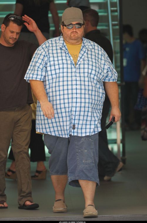 Jorge Garcia out shopping at the apple store at the grove Jorge Garcia out shopping at the apple store at the grove