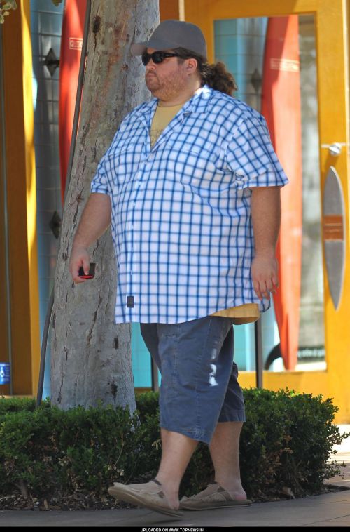 Jorge Garcia out shopping at the apple store at the grove Jorge Garcia out shopping at the apple store at the grove