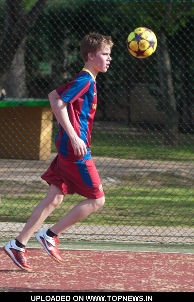 justin bieber playing soccer. Justin Bieber Playing Soccer