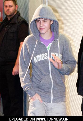 Justin Bieber Arrives for Concert in Madrid Justin Bieber Arrives for Concert in Madrid