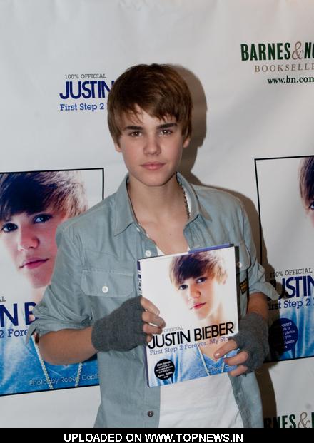 justin bieber book signing. quot;Justin Bieber: First Step 2