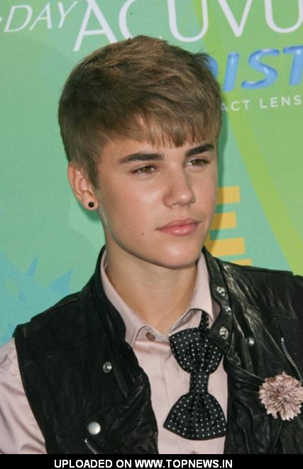 Justin Bieber at the 2011 Teen Choice Awards Justin Bieber at the 2011 Teen Choice Awards