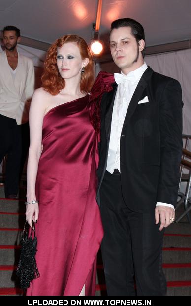 Karen Elson at "Superheroes: Fashion and Fantasy" Costume Institute Gala at The Metropolitan Museum of Art - Departures Karen Elson at "Superheroes: Fashion and Fantasy" Costume Institute Gala at The Metropolitan Museum of Art - Departures