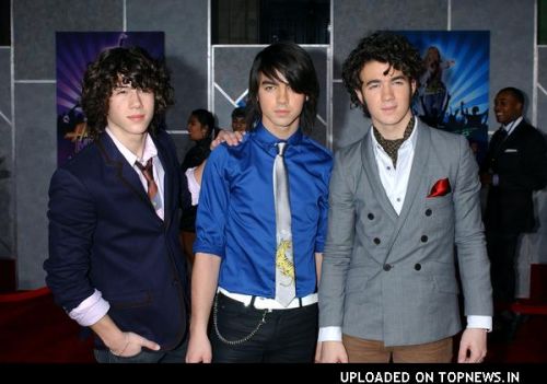 Kevin Jonas at "Hannah Montana/Miley Cyrus: Best of Both Worlds Concert Tour" 3-D Concert Film Hollywood Premiere - Arrivals Kevin Jonas at "Hannah Montana/Miley Cyrus: Best of Both Worlds Concert Tour" 3-D Concert Film Hollywood Premiere - Arrivals
