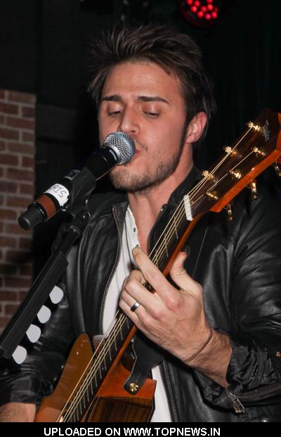 Kris Allen in Concert at B.B. King's Blues Club in Las Vegas - December 30, 2009 Kris Allen in Concert at B.B. King's Blues Club in Las Vegas - December 30, 2009