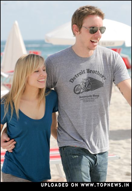 kristen bell beach