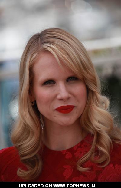 Lucy Punch - Photos Hot