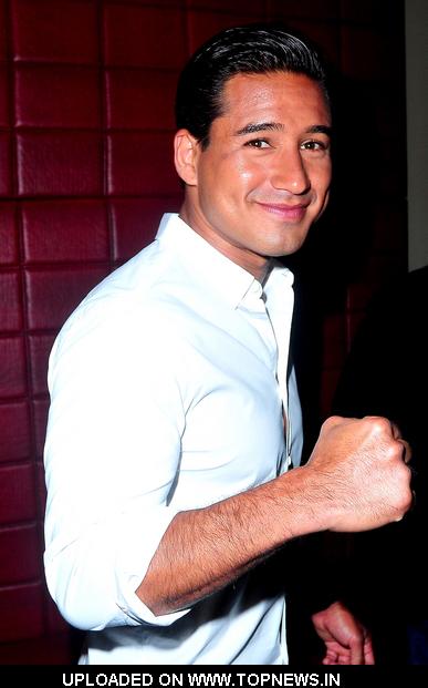 Support American Heroes Help Worldwide Loyalty Card Launch Party Hosted by Mario Lopez - Arrivals Support American Heroes Help Worldwide Loyalty Card Launch Party Hosted by Mario Lopez - Arrivals