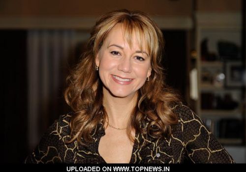 Megyn Price Talks to Celebbuzzz About Must Haves for Thanksgiving