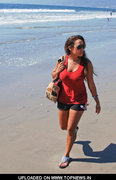 Nadia Dawn at the Beach & Santa Monica Pier in Santa Monica on October 8, 2010 Nadia Dawn at the Beach & Santa Monica Pier in Santa Monica on October 8, 2010
